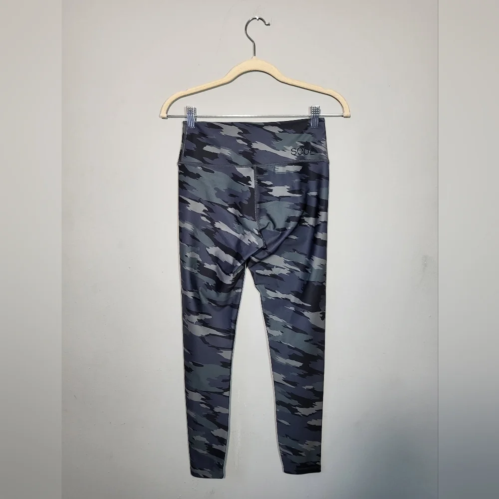 🌜 SOUL Camouflage Leggings Raised Silicone logo womens size S